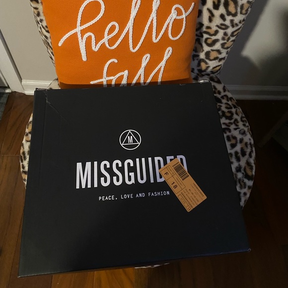 Chunky Sole Boots - Picture 5 of 5